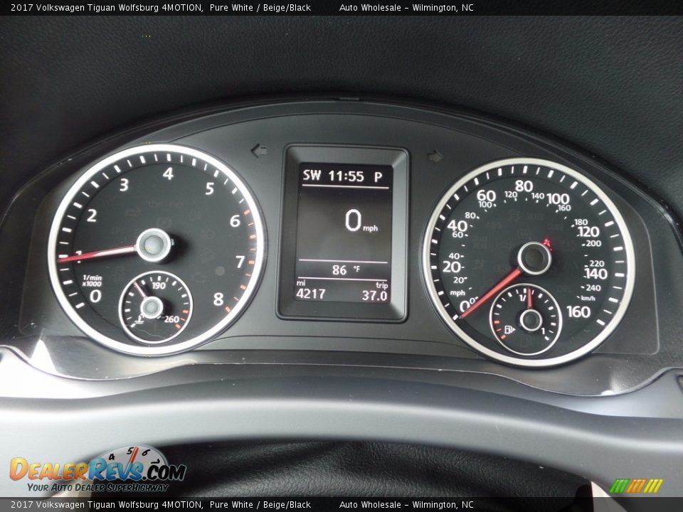 2017 Volkswagen Tiguan Wolfsburg 4MOTION Pure White / Beige/Black Photo #16