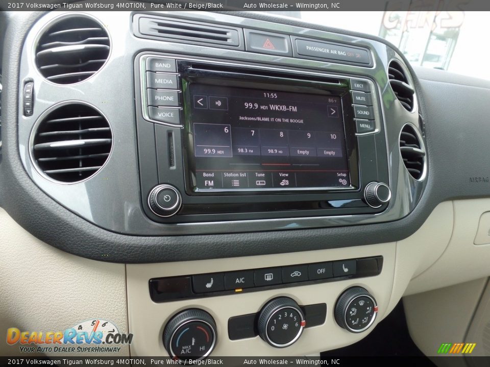 2017 Volkswagen Tiguan Wolfsburg 4MOTION Pure White / Beige/Black Photo #17