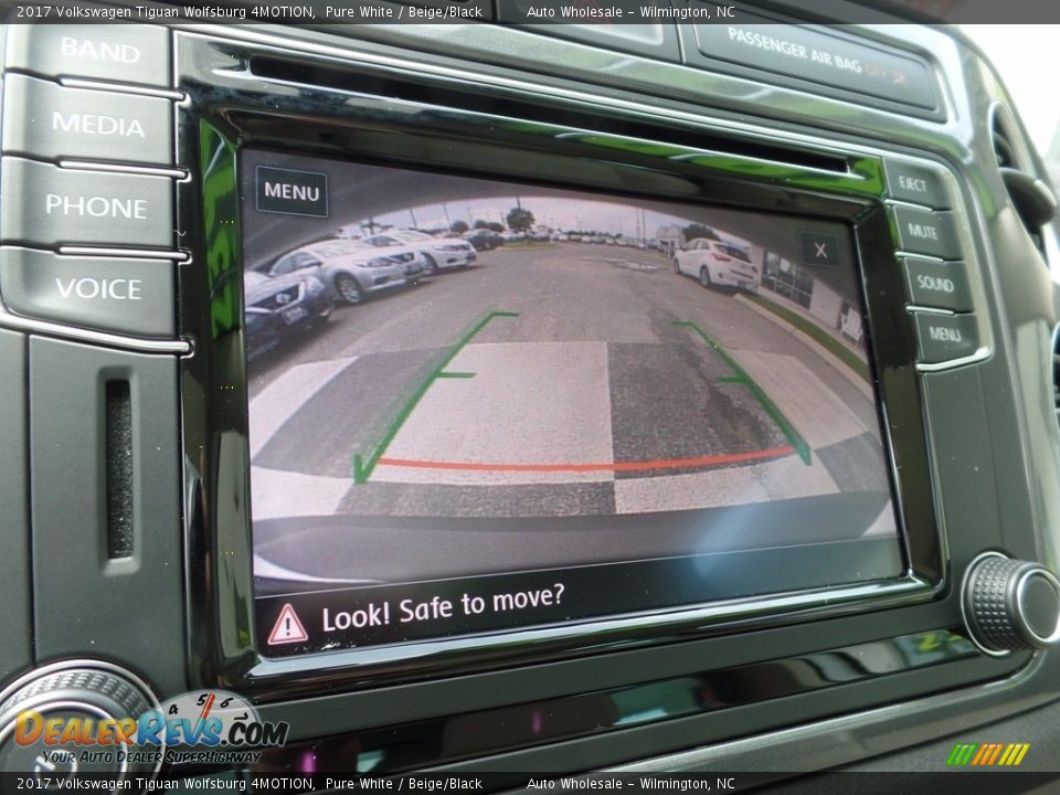2017 Volkswagen Tiguan Wolfsburg 4MOTION Pure White / Beige/Black Photo #18
