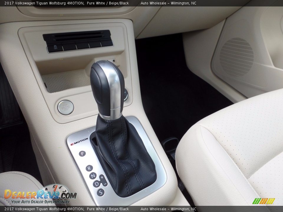 2017 Volkswagen Tiguan Wolfsburg 4MOTION Pure White / Beige/Black Photo #19