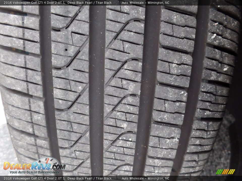 2016 Volkswagen Golf GTI 4 Door 2.0T S Deep Black Pearl / Titan Black Photo #10