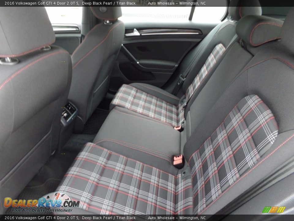 2016 Volkswagen Golf GTI 4 Door 2.0T S Deep Black Pearl / Titan Black Photo #12