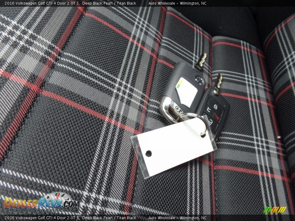 2016 Volkswagen Golf GTI 4 Door 2.0T S Deep Black Pearl / Titan Black Photo #20