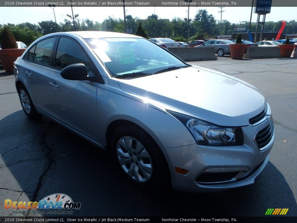 2016 Chevrolet Cruze Limited LS Silver Ice Metallic / Jet Black/Medium Titanium Photo #11