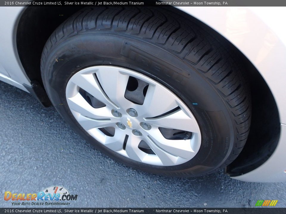 2016 Chevrolet Cruze Limited LS Silver Ice Metallic / Jet Black/Medium Titanium Photo #14