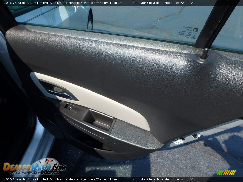 2016 Chevrolet Cruze Limited LS Silver Ice Metallic / Jet Black/Medium Titanium Photo #19