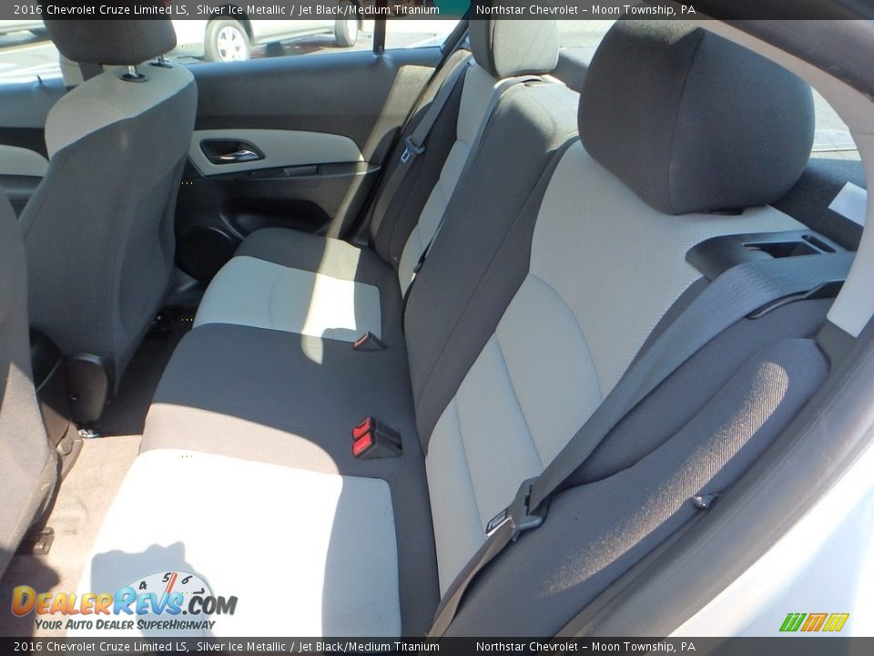 2016 Chevrolet Cruze Limited LS Silver Ice Metallic / Jet Black/Medium Titanium Photo #21