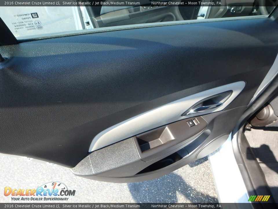 2016 Chevrolet Cruze Limited LS Silver Ice Metallic / Jet Black/Medium Titanium Photo #23