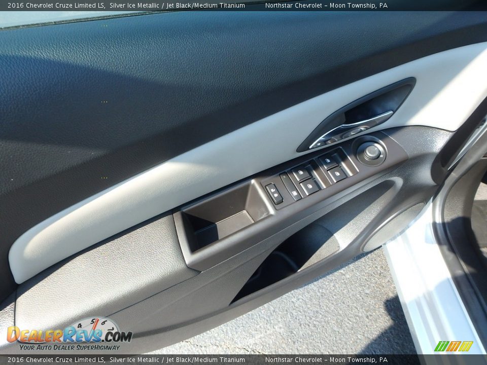 2016 Chevrolet Cruze Limited LS Silver Ice Metallic / Jet Black/Medium Titanium Photo #24