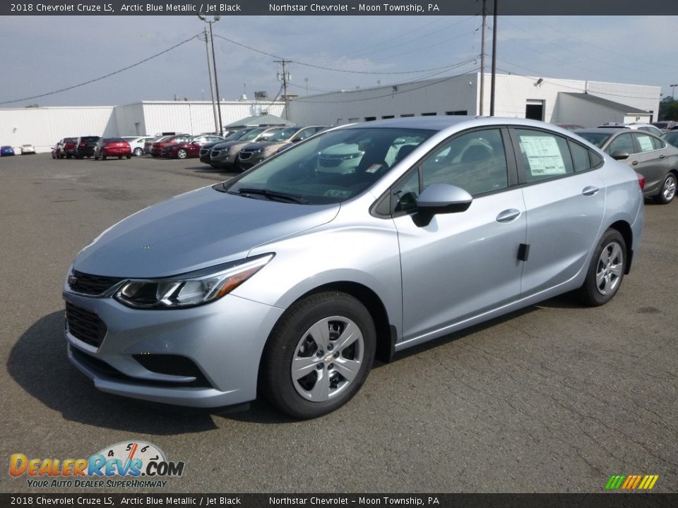 Front 3/4 View of 2018 Chevrolet Cruze LS Photo #1