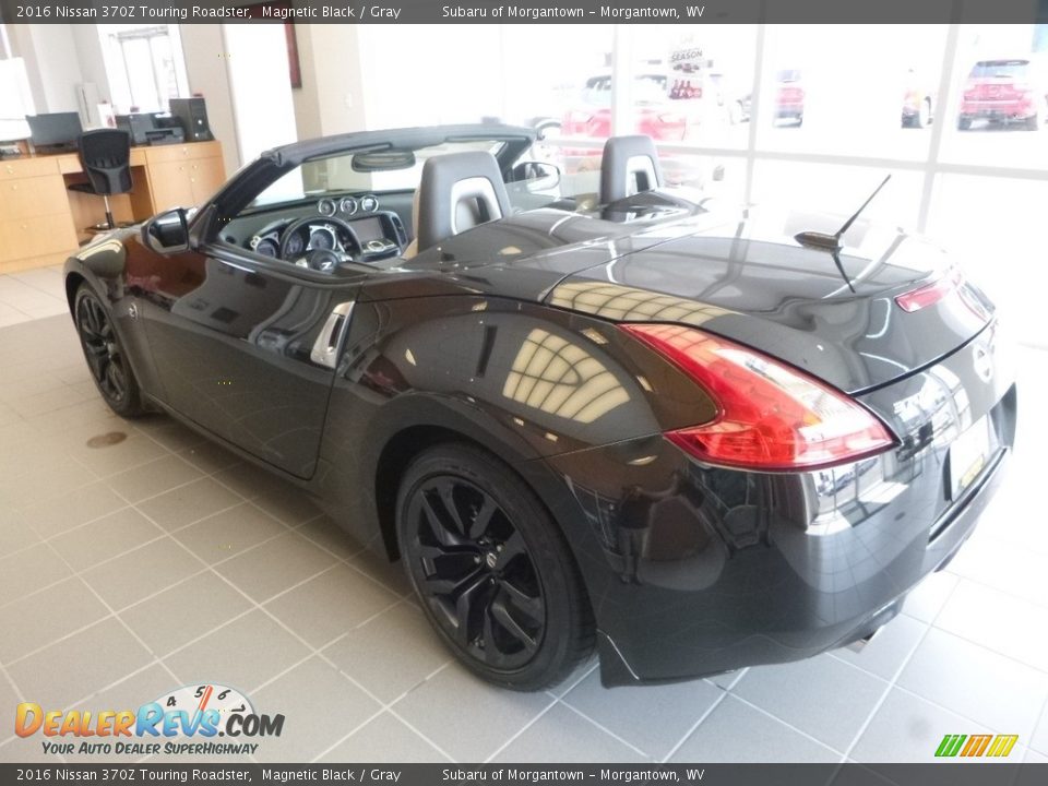 2016 Nissan 370Z Touring Roadster Magnetic Black / Gray Photo #8