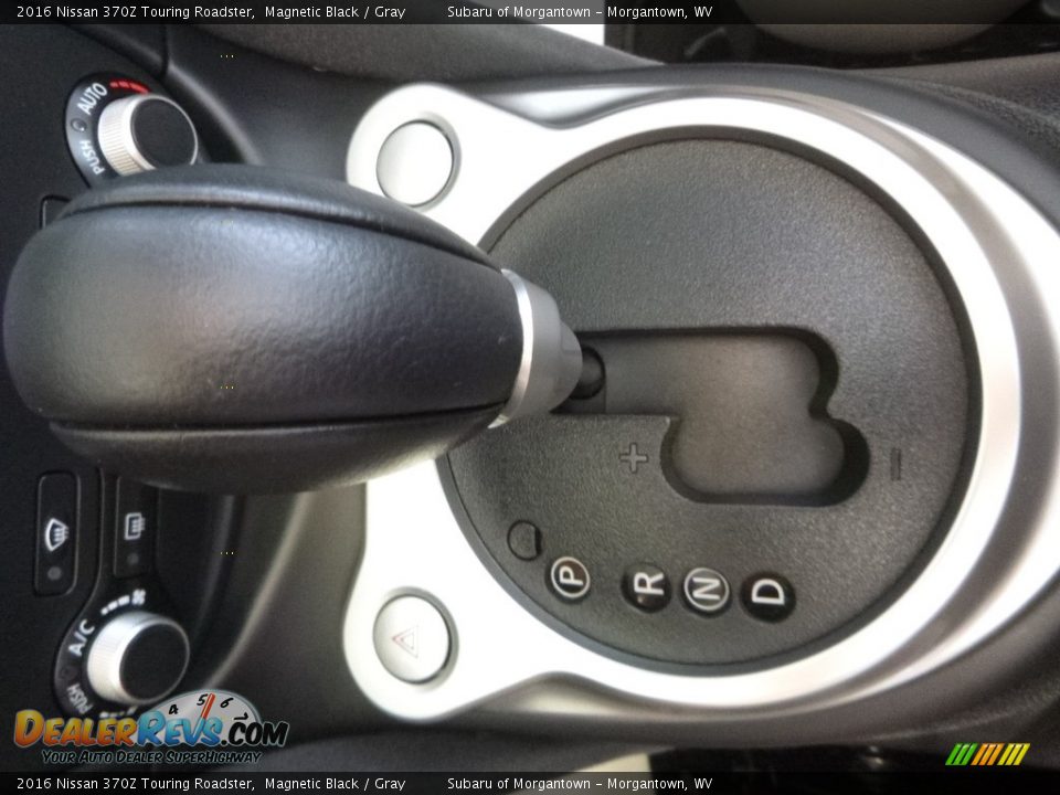 2016 Nissan 370Z Touring Roadster Shifter Photo #19
