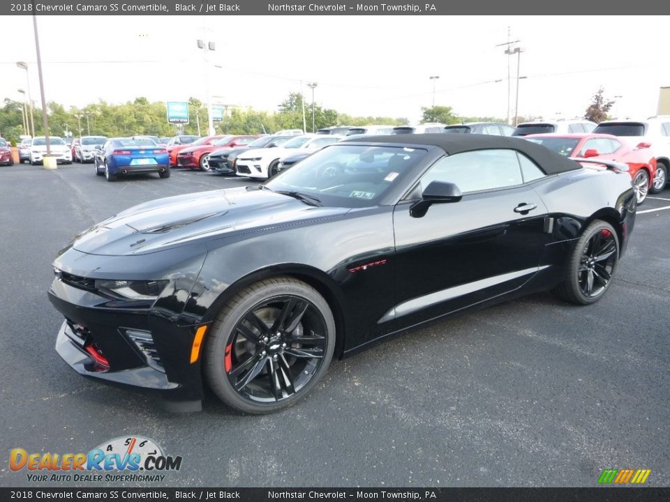 Front 3/4 View of 2018 Chevrolet Camaro SS Convertible Photo #1