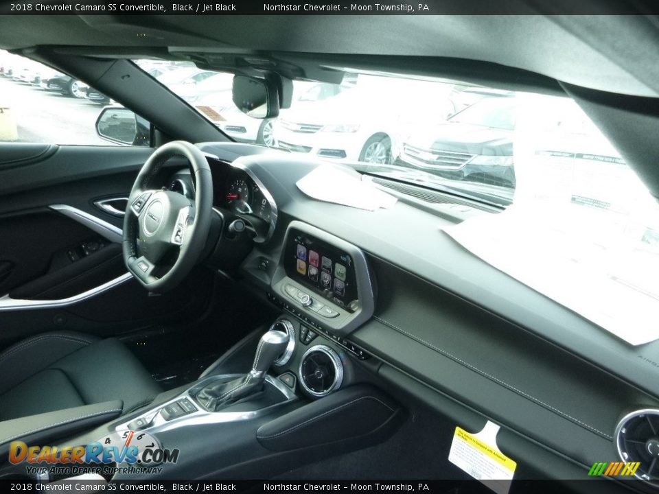 Dashboard of 2018 Chevrolet Camaro SS Convertible Photo #12