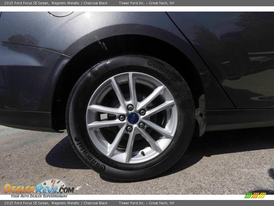 2015 Ford Focus SE Sedan Magnetic Metallic / Charcoal Black Photo #9