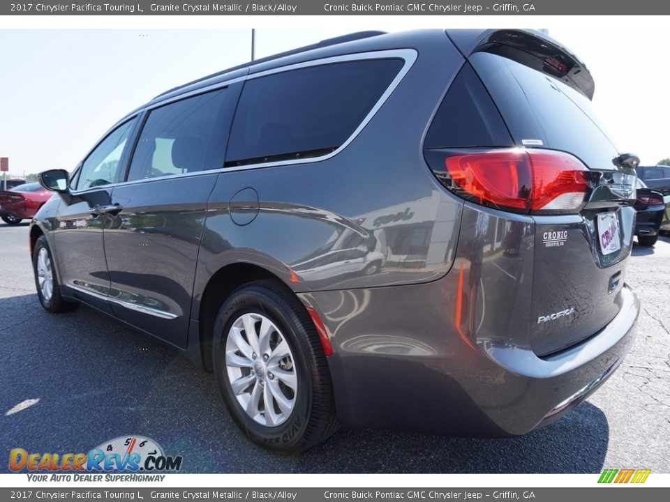 2017 Chrysler Pacifica Touring L Granite Crystal Metallic / Black/Alloy Photo #5