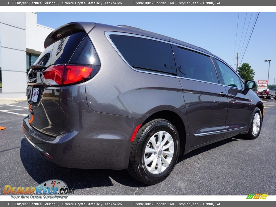 2017 Chrysler Pacifica Touring L Granite Crystal Metallic / Black/Alloy Photo #7