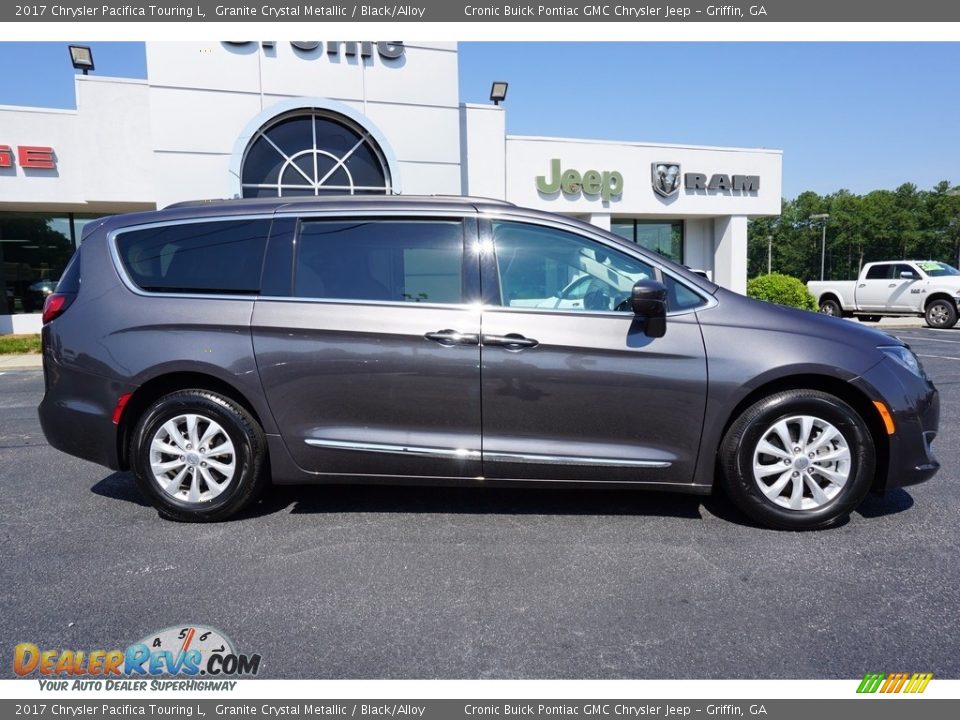 2017 Chrysler Pacifica Touring L Granite Crystal Metallic / Black/Alloy Photo #8