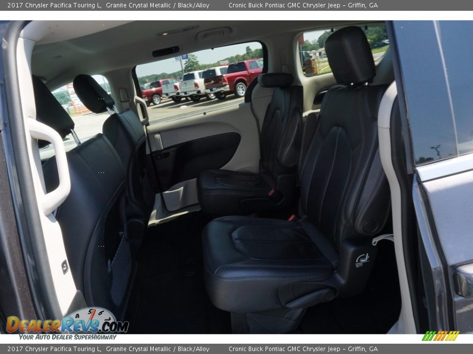2017 Chrysler Pacifica Touring L Granite Crystal Metallic / Black/Alloy Photo #13
