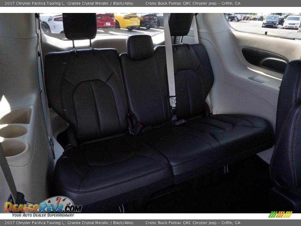 2017 Chrysler Pacifica Touring L Granite Crystal Metallic / Black/Alloy Photo #18
