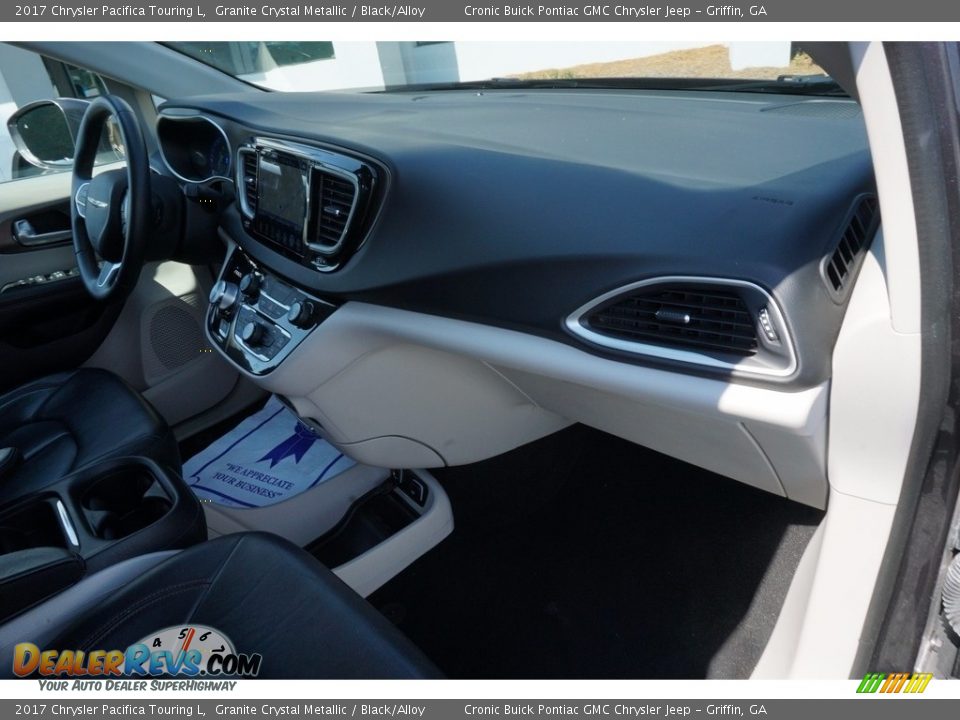 2017 Chrysler Pacifica Touring L Granite Crystal Metallic / Black/Alloy Photo #20