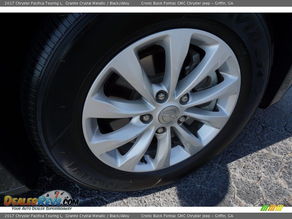 2017 Chrysler Pacifica Touring L Granite Crystal Metallic / Black/Alloy Photo #21