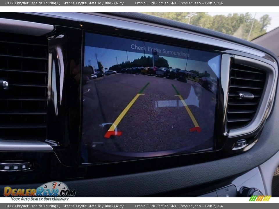 2017 Chrysler Pacifica Touring L Granite Crystal Metallic / Black/Alloy Photo #24