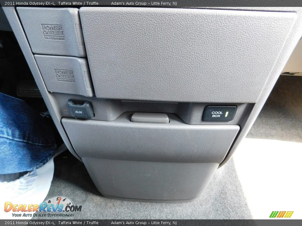 2011 Honda Odyssey EX-L Taffeta White / Truffle Photo #21
