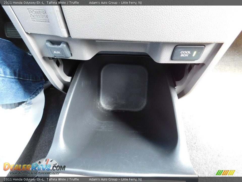 2011 Honda Odyssey EX-L Taffeta White / Truffle Photo #22