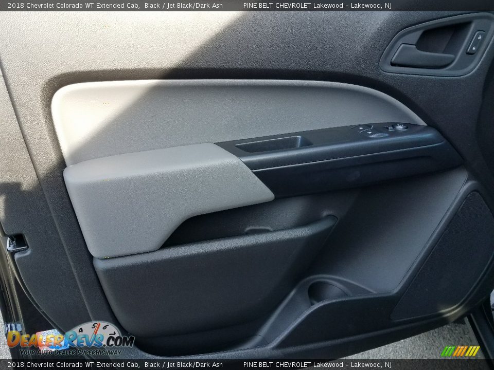 Door Panel of 2018 Chevrolet Colorado WT Extended Cab Photo #8
