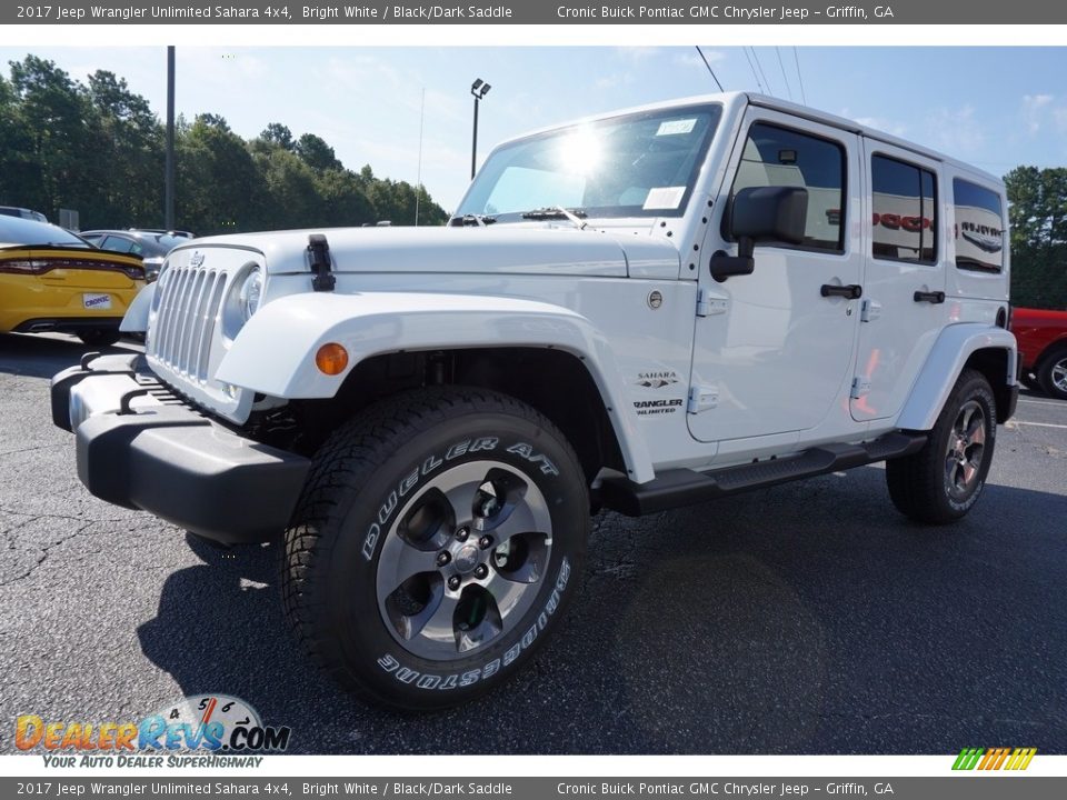 2017 Jeep Wrangler Unlimited Sahara 4x4 Bright White / Black/Dark Saddle Photo #3