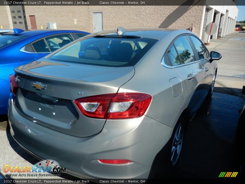 2017 Chevrolet Cruze LT Pepperdust Metallic / Jet Black Photo #4