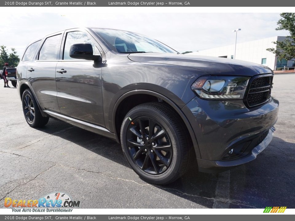 Front 3/4 View of 2018 Dodge Durango SXT Photo #4