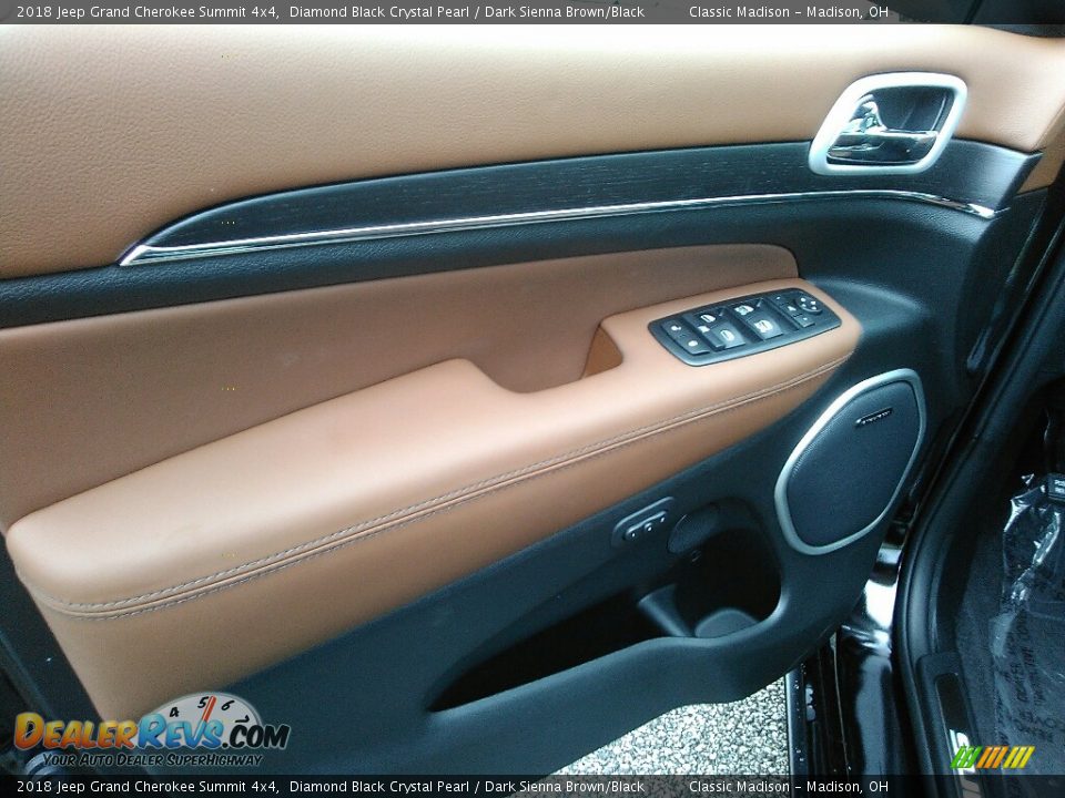 2018 Jeep Grand Cherokee Summit 4x4 Diamond Black Crystal Pearl / Dark Sienna Brown/Black Photo #4
