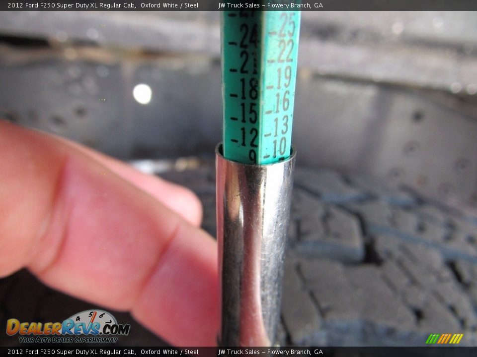 2012 Ford F250 Super Duty XL Regular Cab Oxford White / Steel Photo #29