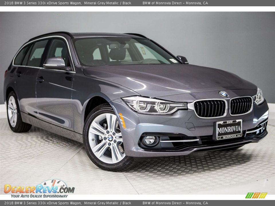 Front 3/4 View of 2018 BMW 3 Series 330i xDrive Sports Wagon Photo #12