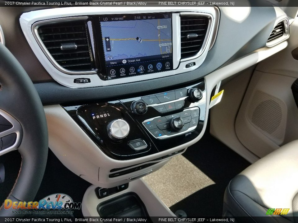 2017 Chrysler Pacifica Touring L Plus Brilliant Black Crystal Pearl / Black/Alloy Photo #10