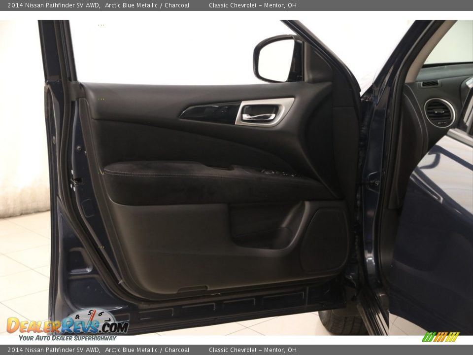 2014 Nissan Pathfinder SV AWD Arctic Blue Metallic / Charcoal Photo #4