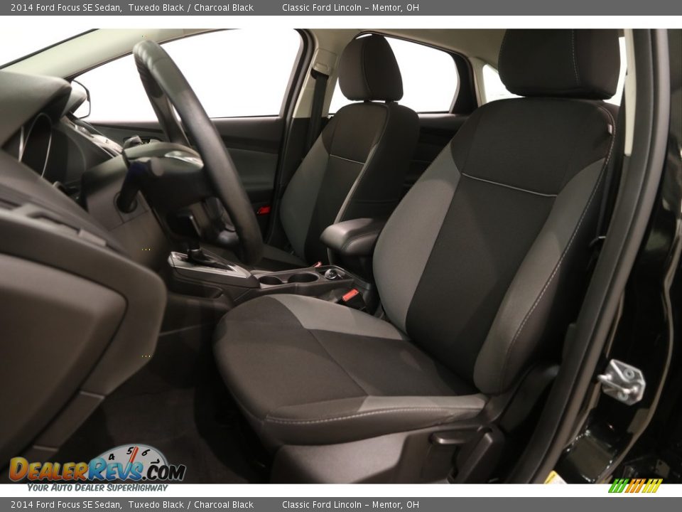 2014 Ford Focus SE Sedan Tuxedo Black / Charcoal Black Photo #5