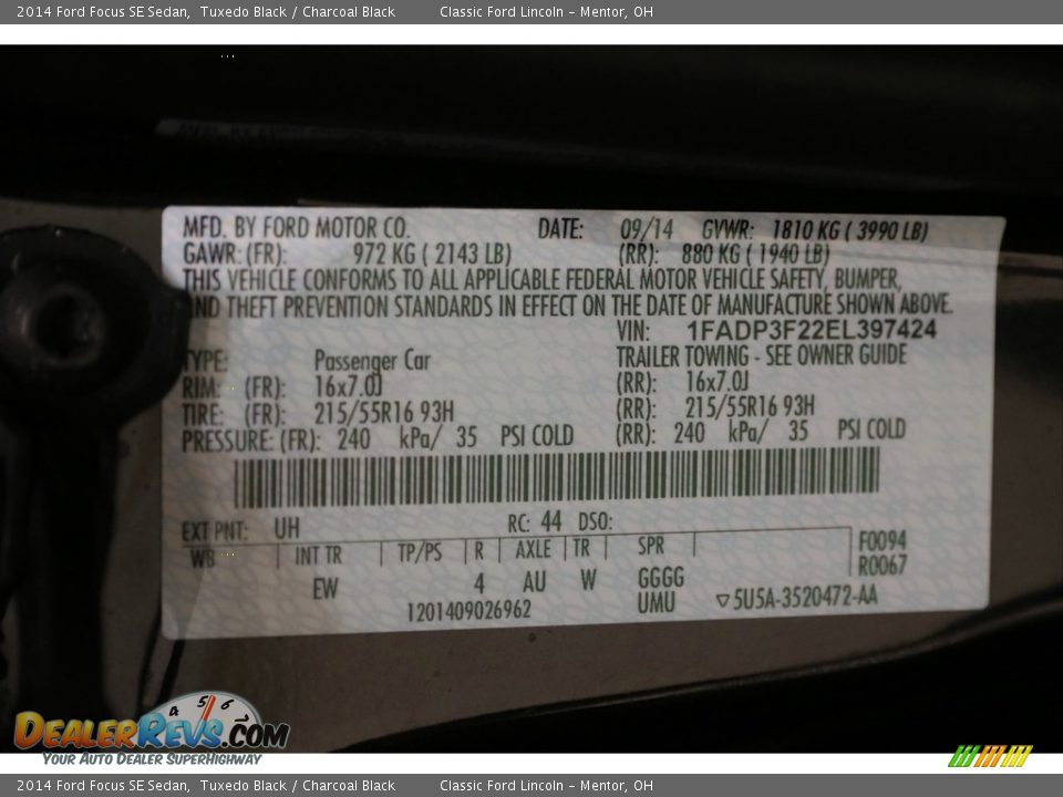 2014 Ford Focus SE Sedan Tuxedo Black / Charcoal Black Photo #17