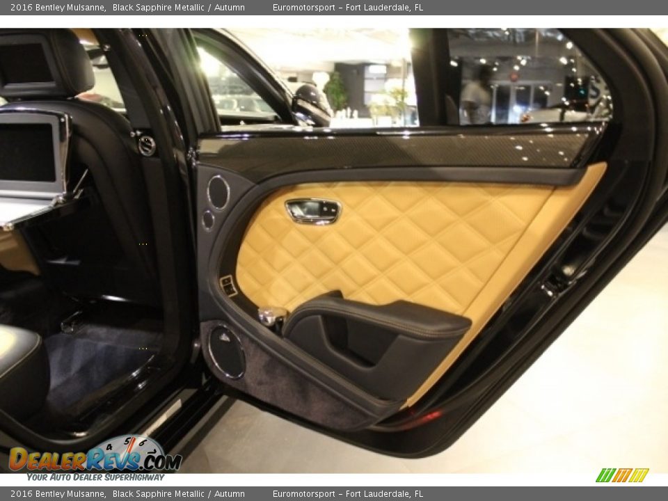 Door Panel of 2016 Bentley Mulsanne  Photo #17