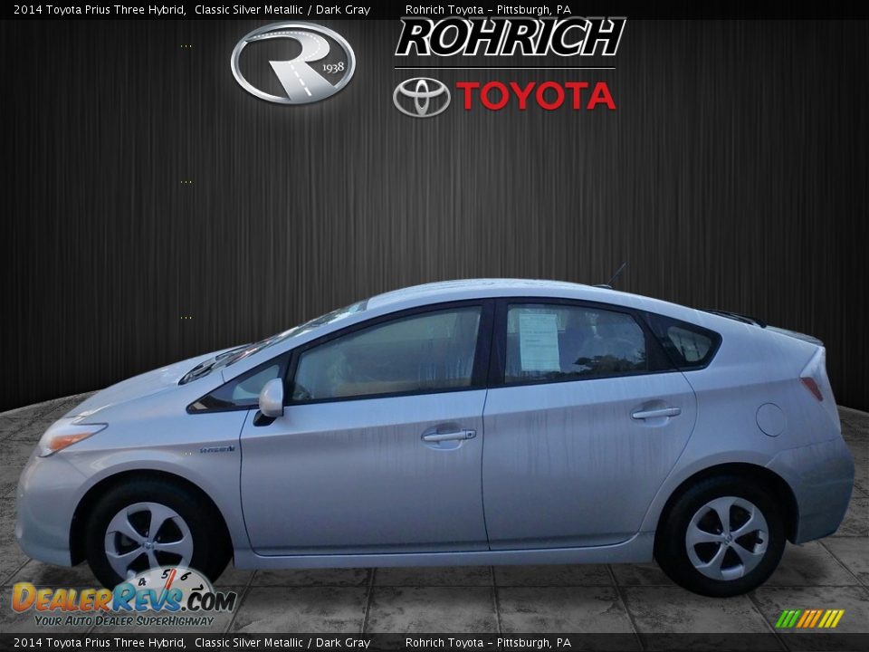 2014 Toyota Prius Three Hybrid Classic Silver Metallic / Dark Gray Photo #4