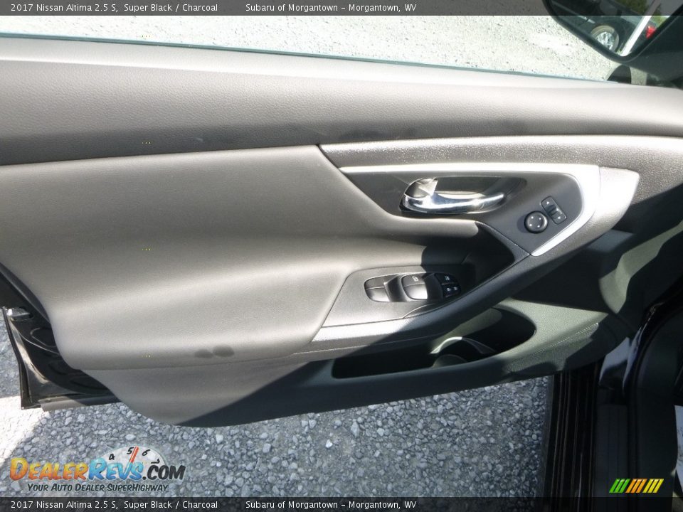 2017 Nissan Altima 2.5 S Super Black / Charcoal Photo #13