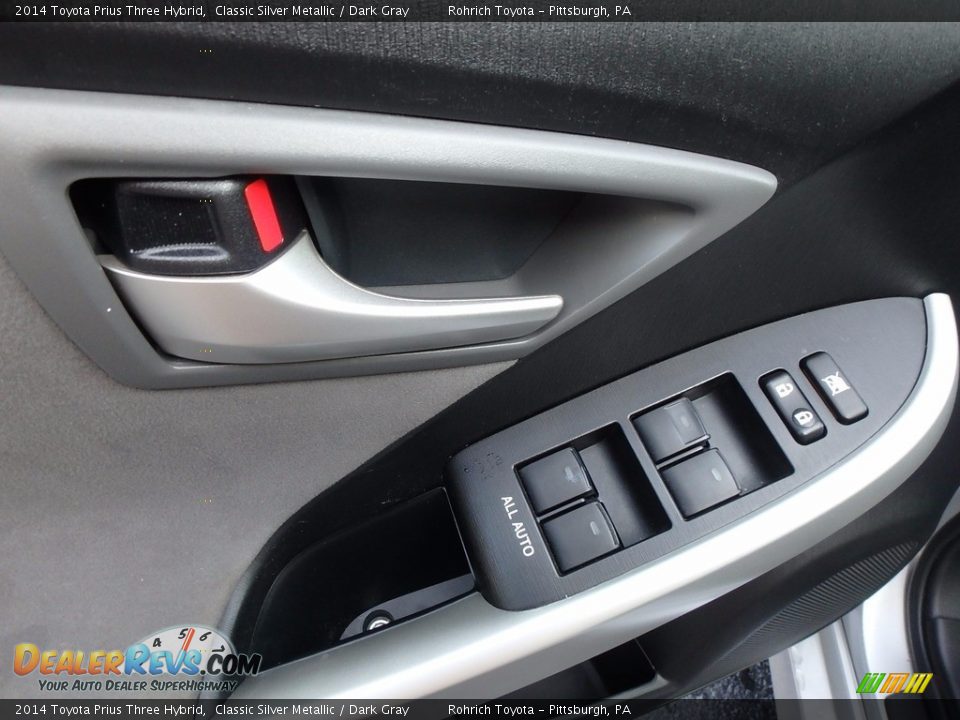 2014 Toyota Prius Three Hybrid Classic Silver Metallic / Dark Gray Photo #18