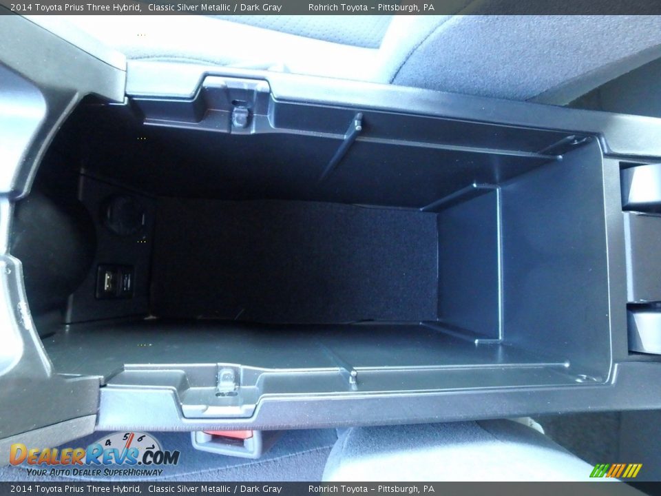 2014 Toyota Prius Three Hybrid Classic Silver Metallic / Dark Gray Photo #21