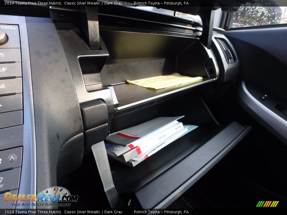 2014 Toyota Prius Three Hybrid Classic Silver Metallic / Dark Gray Photo #22