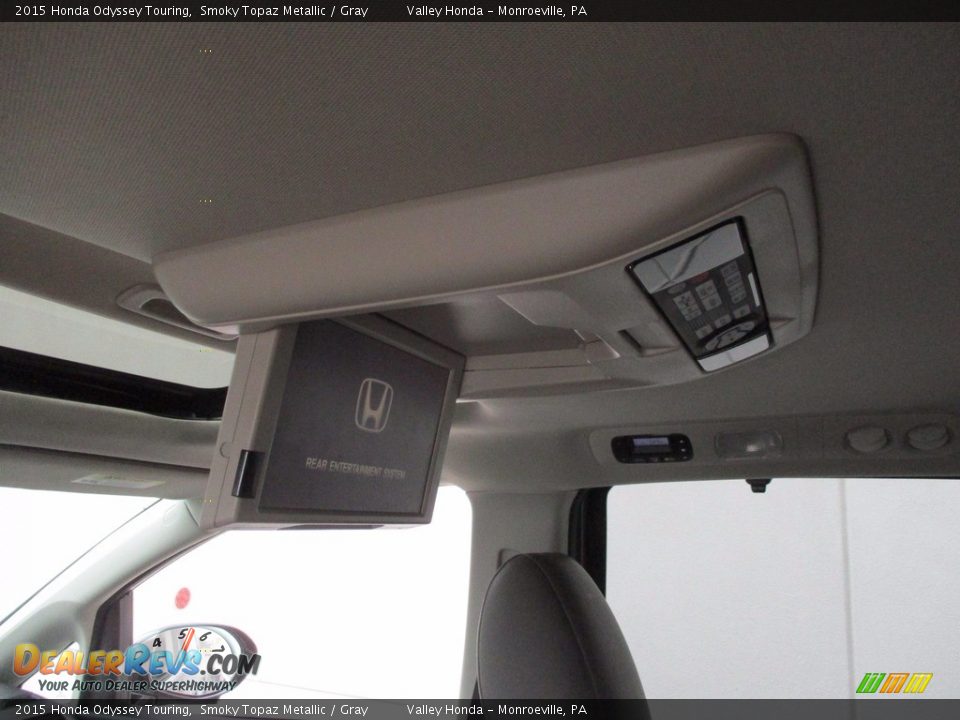 2015 Honda Odyssey Touring Smoky Topaz Metallic / Gray Photo #12