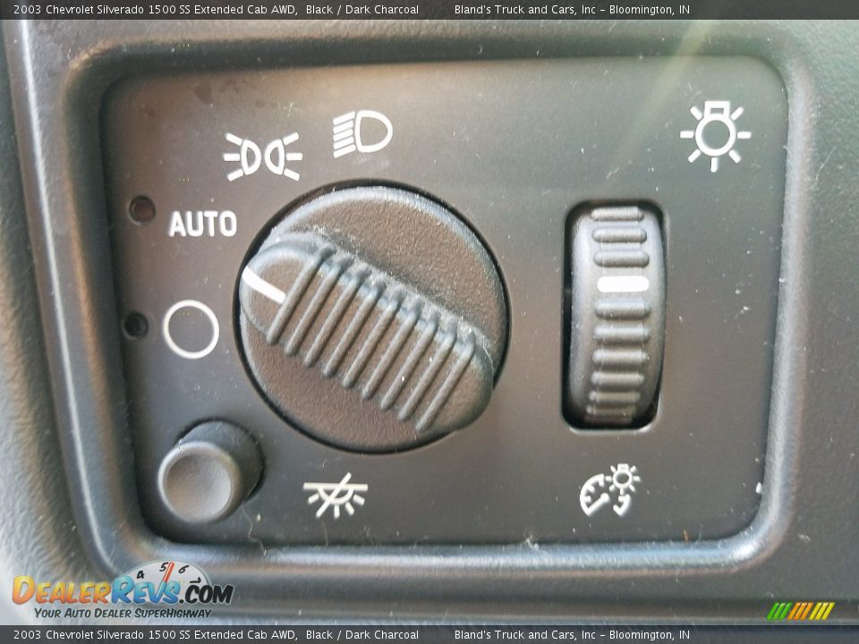 2003 Chevrolet Silverado 1500 SS Extended Cab AWD Black / Dark Charcoal Photo #17