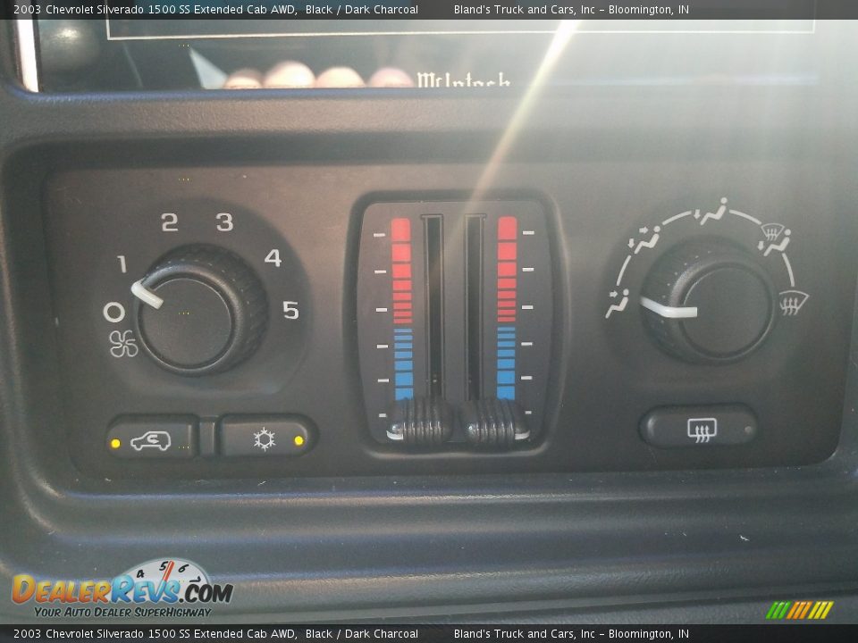 2003 Chevrolet Silverado 1500 SS Extended Cab AWD Black / Dark Charcoal Photo #26