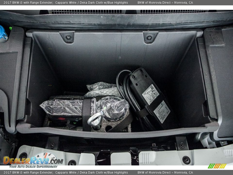 2017 BMW i3 with Range Extender Capparis White / Deka Dark Cloth w/Blue Highlights Photo #8